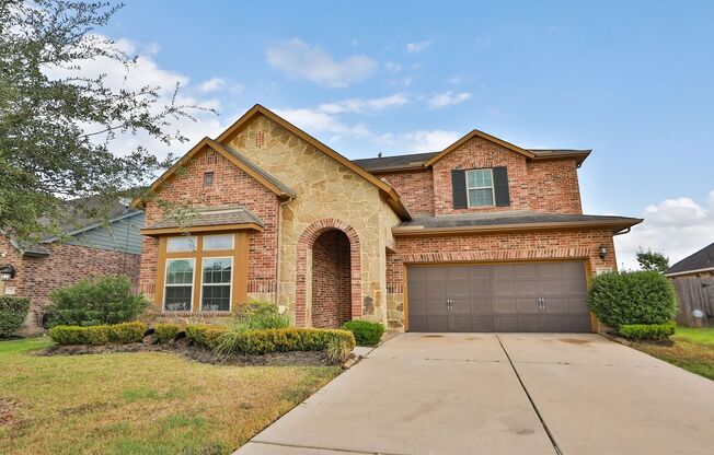 Waterfront Home with 4 Bedrooms and Outdoor Kitchen