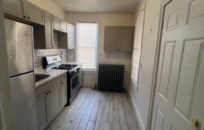 4 beds, 1 bath, $1,500