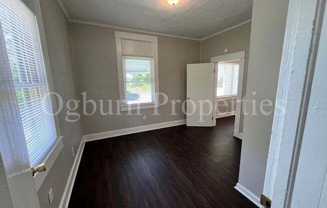 3 beds, 1 bath, $1,295