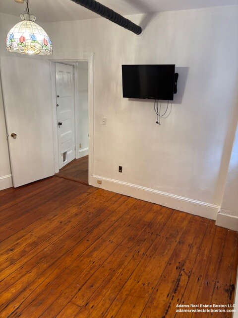281 NEWBURY
