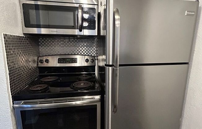 1 bed, 1 bath, 600 sqft, $900, Unit 203