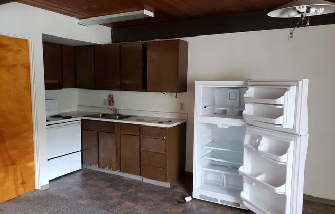 1 bed, 1 bath, 420 sqft, $585, Unit 8259