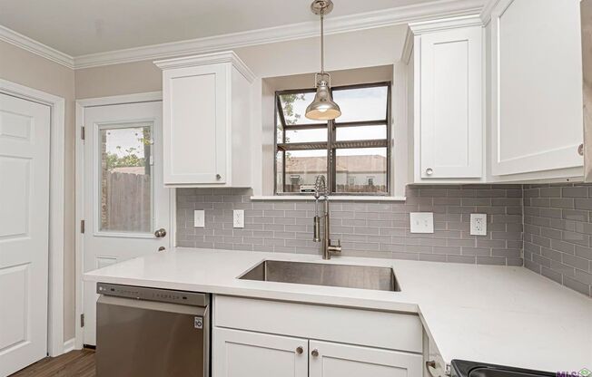 2 beds, 1.5 baths, $1,450, Unit # 27