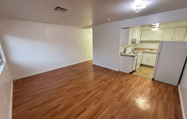 4765 Thunderbolt Ave Unit 2