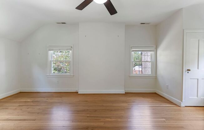 3 beds, 2.5 baths, $5,228