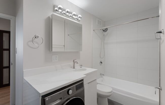 3 beds, 1.5 baths, 1,001 sqft, $3,300, Unit 14C