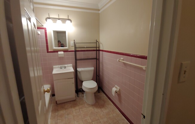 1 bed, 1 bath, 700 sqft, $1,295, Unit Apt 3