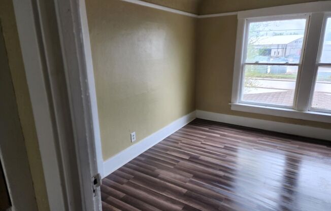 Newly remodeled 2 bedroom, 1.5 bathroom House
