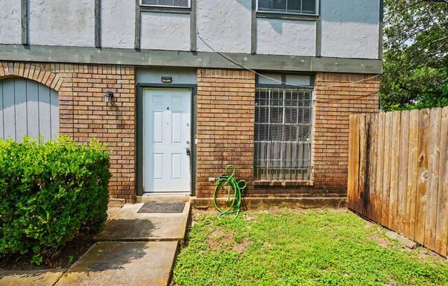 Meadow Field Ave. 5216
