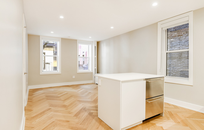 Studio, 1 bath, 394 sqft, $3,850, Unit 2R