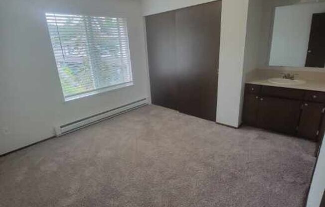 2 beds, 1.5 baths, 1,100 sqft, $2,150, Unit M