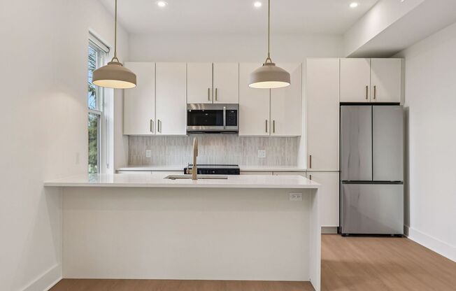 2 beds, 1 bath, 800 sqft, $2,154, Unit 412