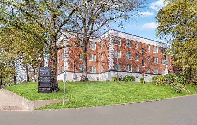 Explore the charm of Icon Downtown Durham, where modern comfort meets urban convenience. With spacious living areas and vibrant community spaces, it's the perfect place to call home. Schedule your visit today and see it for yourself!