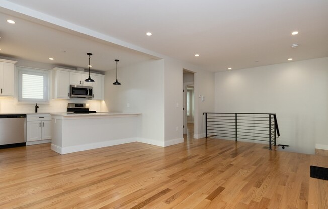 5 TOVAR ST