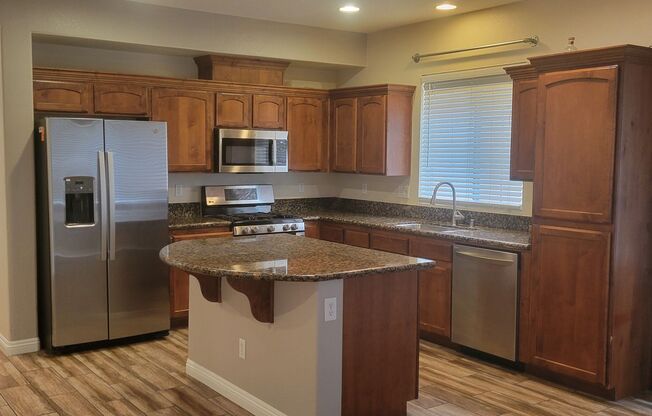 Executive Living in SW Las Vegas, 4 bedrooms, Master has private retreat, All appliances incuded Gated, Community Pool,