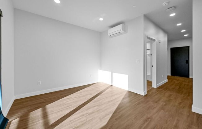 Studio, 1 bath, 392 sqft, $1,225, Unit 410
