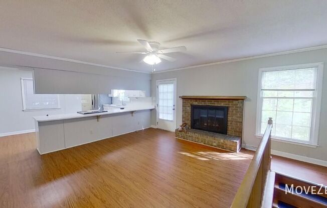 812 AUTUMN CT