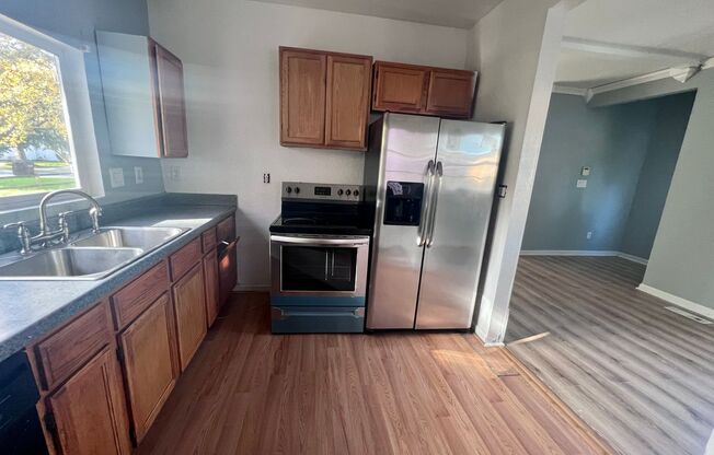 3 beds, 1 bath, $1,450