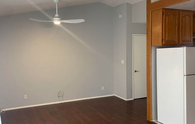 2 beds, 1 bath, $2,995