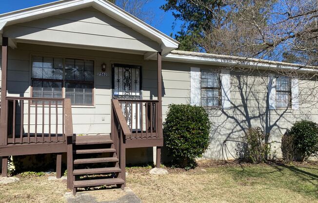 3 beds, 1 bath, $1,100