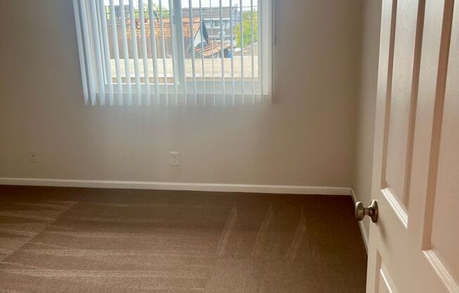 2 beds, 2 baths, 950 sqft, $2,800, Unit 521