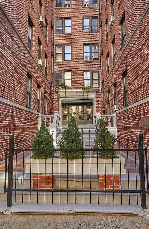 828 GERARD AVE