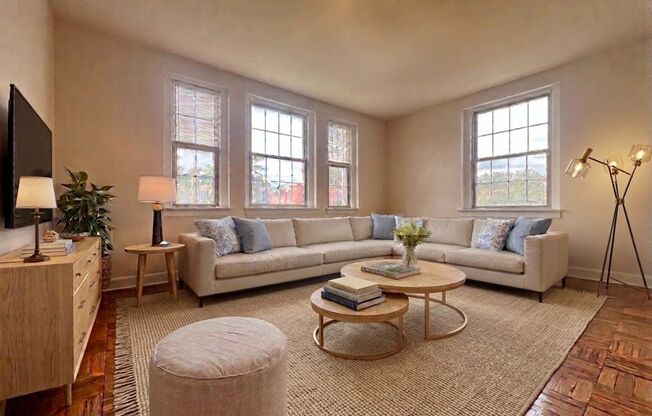 1380 Fort Stevens Dr NW