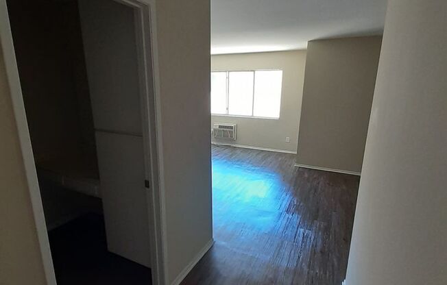 Studio, 1 bath, 475 sqft, $1,645, Unit 208