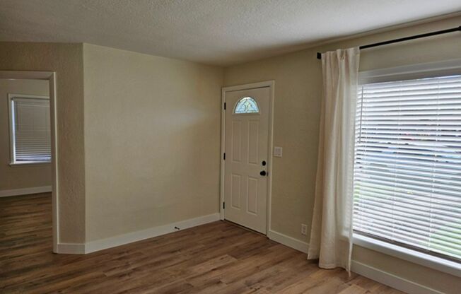 3Bd/1Ba Single Story Home - For viewing!