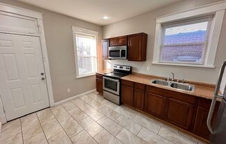 2 beds, 1 bath, 1,056 sqft, $850, Unit 2F