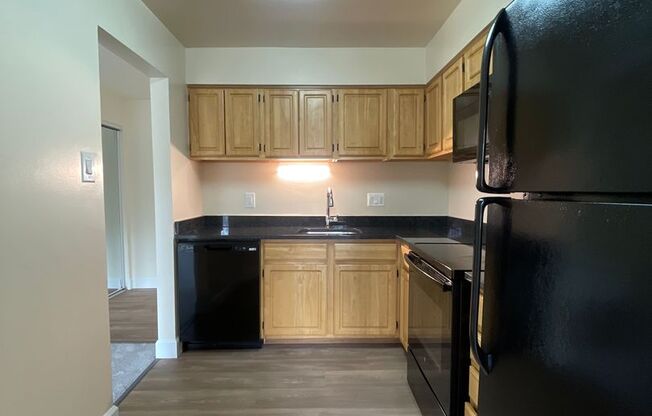 2 beds, 2 baths, 1,000 sqft, $2,250, Unit 14200 #203