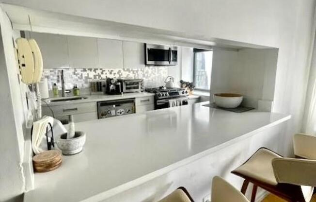 2 beds, 2 baths, 1,153 sqft, $7,000, Unit 1802