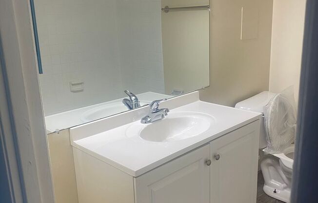 3 beds, 2 baths, 1,300 sqft, $2,200, Unit 3351 #203