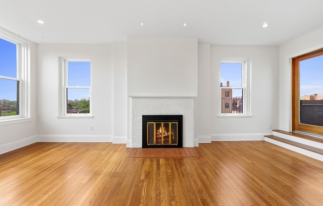 239 COMMONWEALTH AVE