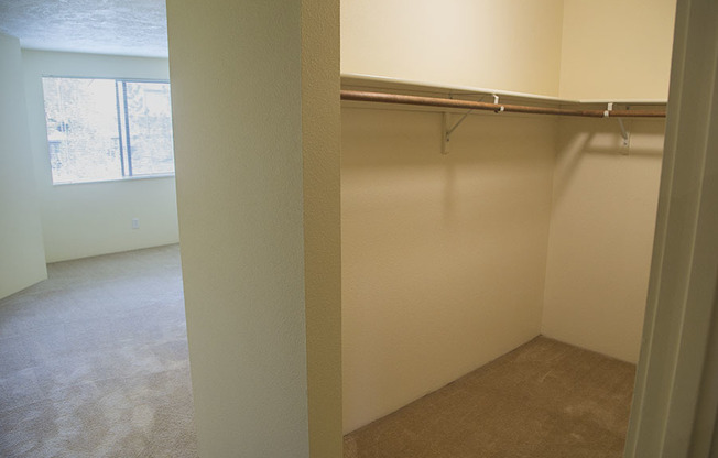 1 bed, 1 bath, 700 sqft, $1,470, Unit 0065