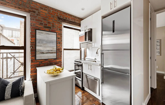 2 beds, 1 bath, $5,995, Unit 2F