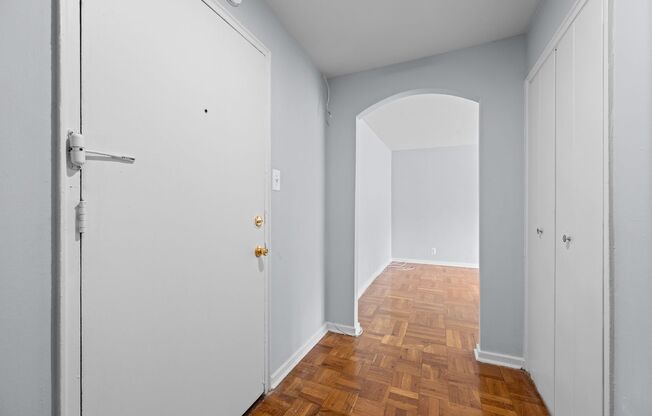 2 beds, 1 bath, 930 sqft, $1,625, Unit 415