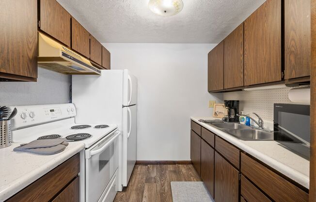 2 beds, 1 bath, $995, Unit #1