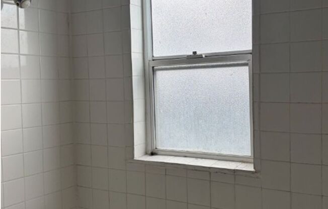 1830- 1832 Locust Avenue