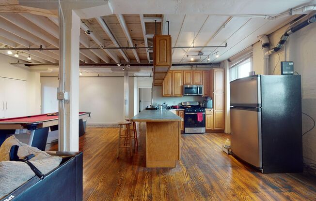 3 beds, 1 bath, 1,596 sqft, $2,695, Unit 2B