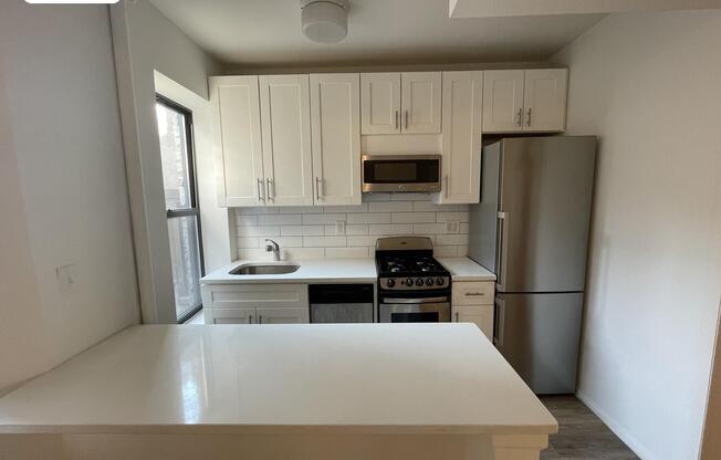 536 E 82 ST