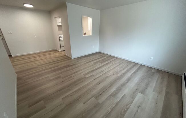 1 bed, 1 bath, $995, Unit 122
