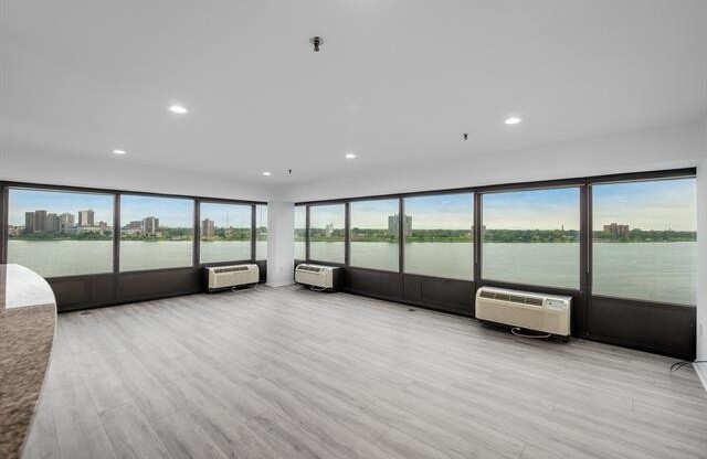 300 Riverfront Dr