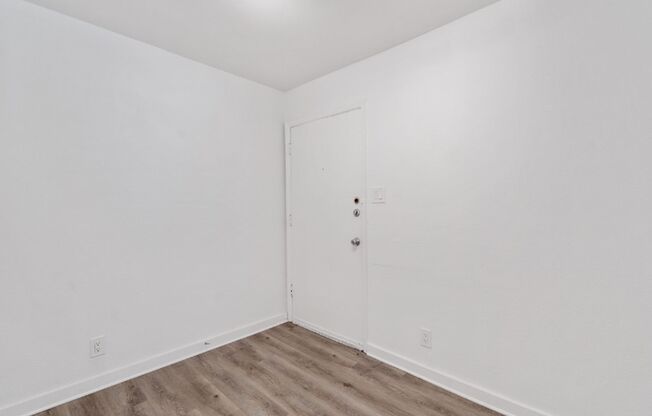 4103 Speedway, Unit 205