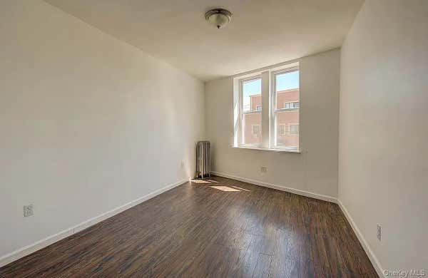 72 47 METROPOLITAN AVE