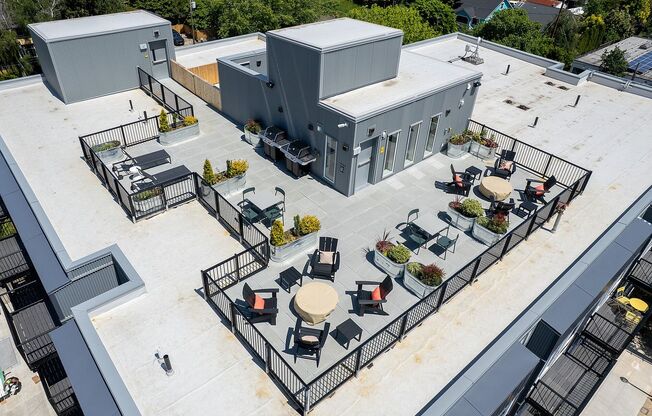 Studio, 1 bath, 356 sqft, $1,099, Unit Unit 304