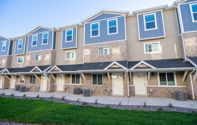 Charming 3-Story Townhomes in Eagle Mountain!