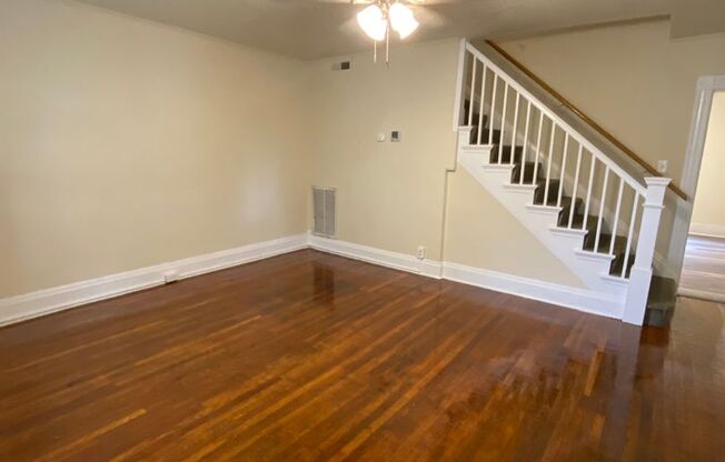 Charming 2-bedroom, 1 bathroom home in Byrd Park!