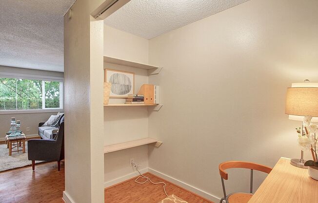 2 beds, 1 bath, $1,800, Unit 15