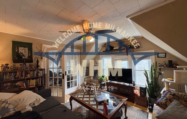 2565 N OAKLAND AVE